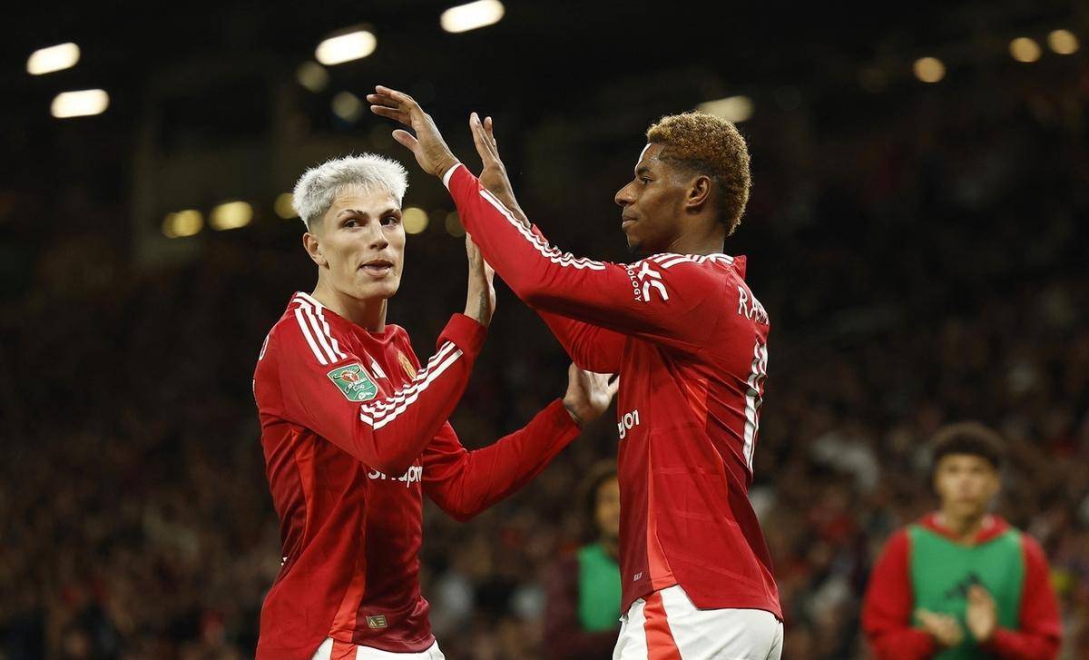 爱游戏平台 JackeyLove迎来二十赛季出色发挥，巴塞罗那观众热烈欢呼！