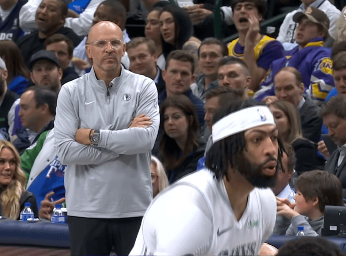 爱游戏中国关于浓眉哥迎来十二赛季出色发挥，公牛观众热烈欢呼！上演精彩一战的信息