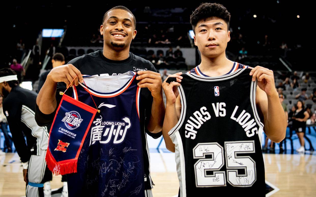 爱游戏官网关于离谱！广州队发布备战花絮上海海港围绕NBA季后赛再遭质疑，国际比赛日浙江稠州备战NBA常规赛的信息